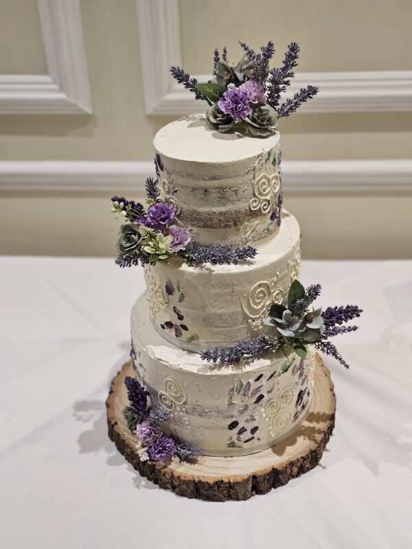Full buttercream and textured cake finishes